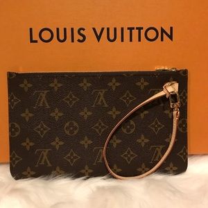 Authentic Louis Vuitton Neverfull MM Pouch